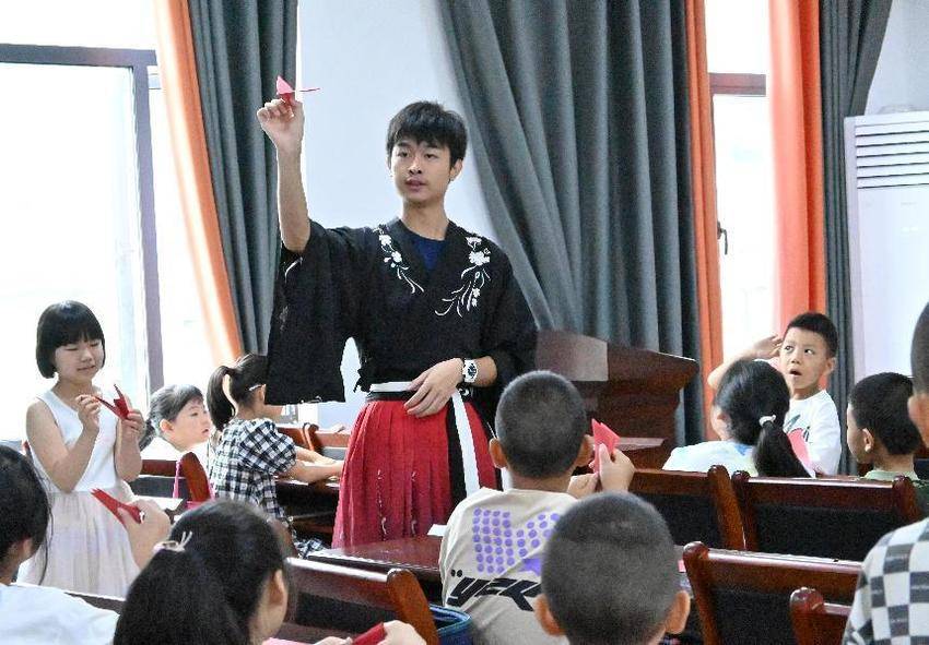 中华文化专题新闻稿.docx 中华文化专题新闻稿.docx